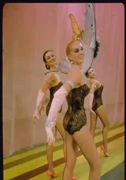 Парни и куколки (1955) через торрент скачать Парни и куколки (1955) фильм через торрент скачать