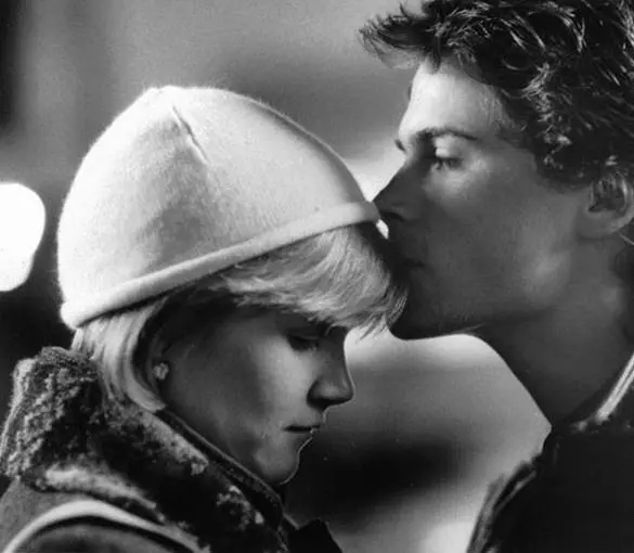 Огни святого Эльма (1985) через торрент бесплатно Огни святого Эльма (1985) фильм через торрент бесплатно