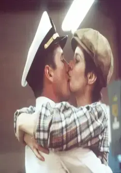 Офицер и джентльмен (1982) через торрент скачать Офицер и джентльмен (1982) фильм через торрент скачать