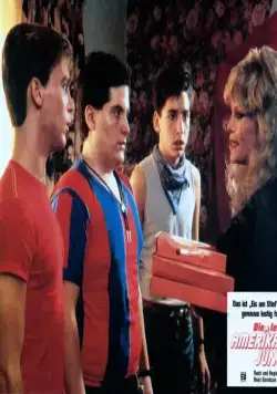 Последний американский девственник (1982) в хорошем качестве через торрент Последний американский девственник (1982) фильм в хорошем качестве через торрент