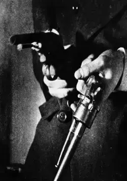 Андалузский пес (1929) через торрент скачать Андалузский пес (1929) фильм через торрент скачать