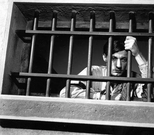 Приговоренный к смерти бежал, или Дух веет, где хочет (1956) через торрент бесплатно Приговоренный к смерти бежал, или Дух веет, где хочет (1956) фильм через торрент бесплатно