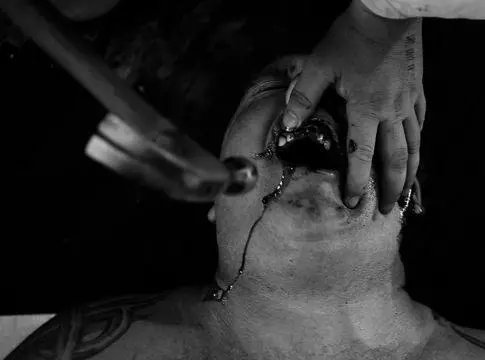 Человеческая многоножка 2 (2011) через торрент бесплатно Человеческая многоножка 2 (2011) фильм через торрент бесплатно