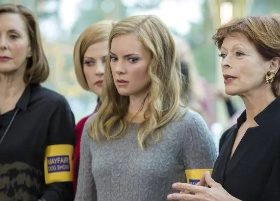 Гордость и предубеждение и собаки (2016) через торрент бесплатно Гордость и предубеждение и собаки (2016) фильм через торрент бесплатно