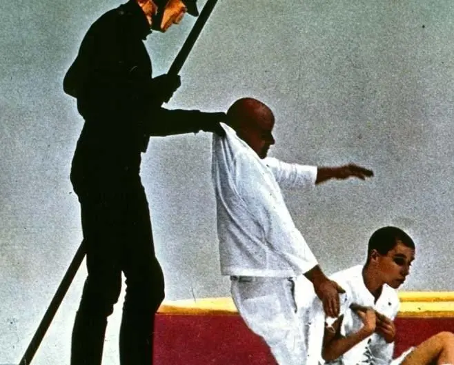 Ти-Эйч-Экс - THX 1138 (1971) через торрент бесплатно Ти-Эйч-Экс - THX 1138 (1971) фильм через торрент бесплатно