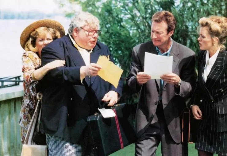 Во всем виноват посыльный (1992) через торрент скачать Во всем виноват посыльный (1992) фильм через торрент скачать