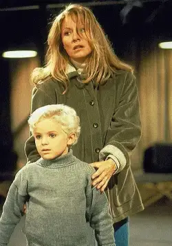 Деревня проклятых (1995) через торрент скачать Деревня проклятых (1995) фильм через торрент скачать