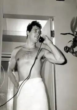 Телефон пополам (1959) через торрент бесплатно Телефон пополам (1959) фильм через торрент бесплатно