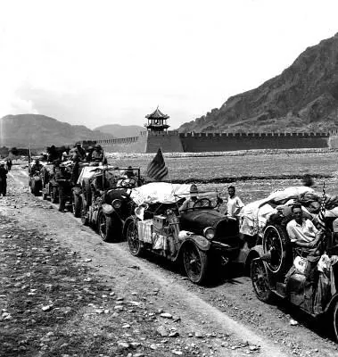 Динозавры живы! 3D (2007) через торрент бесплатно Динозавры живы! 3D (2007) фильм через торрент бесплатно