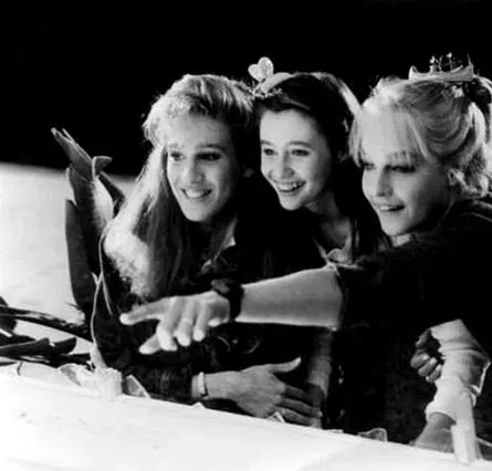 Девочки хотят повеселиться (1985) через торрент скачать Девочки хотят повеселиться (1985) фильм через торрент скачать