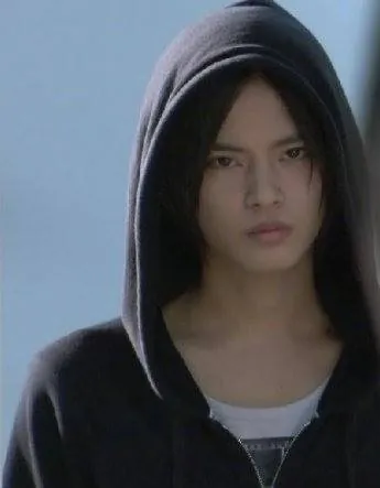 Влюбленный вампир (2009) через торрент бесплатно Влюбленный вампир (2009) сериал через торрент бесплатно