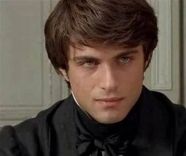 Красное и чёрное (1997) через торрент бесплатно Красное и чёрное (1997) сериал через торрент бесплатно