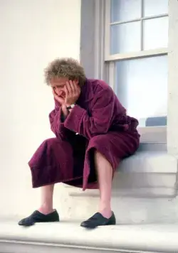 Женщина в красном (1984) через торрент скачать Женщина в красном (1984) фильм через торрент скачать