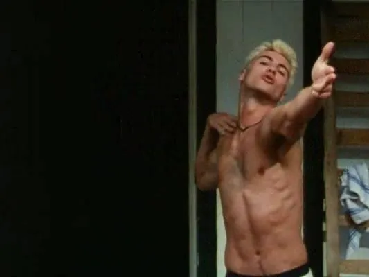 Летнее платье (1996) через торрент скачать Летнее платье (1996) фильм через торрент скачать