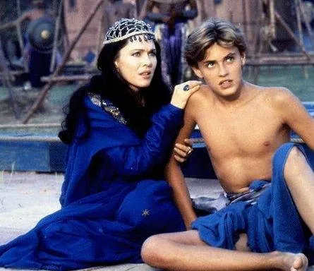 Ализея и прекрасный принц (1996) в хорошем качестве через торрент Ализея и прекрасный принц (1996) фильм в хорошем качестве через торрент