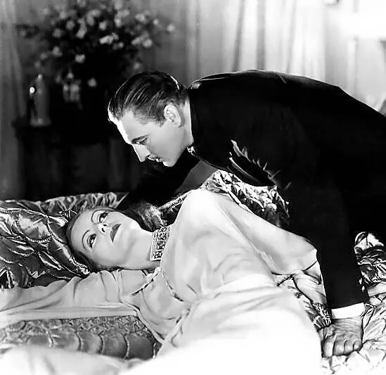 Гранд Отель (1932) через торрент бесплатно Гранд Отель (1932) фильм через торрент бесплатно