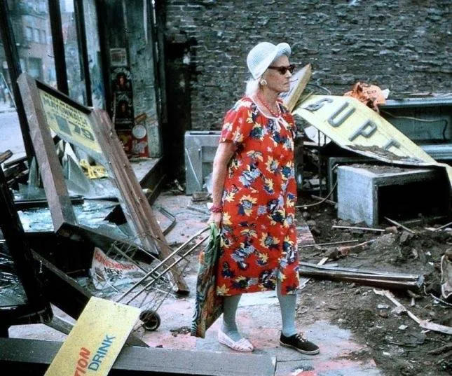 Батарейки не прилагаются (1987) через торрент бесплатно Батарейки не прилагаются (1987) фильм через торрент бесплатно