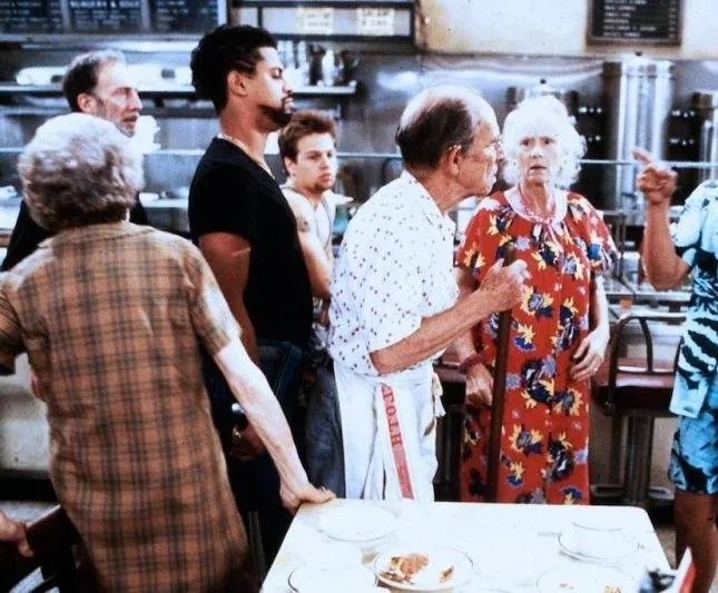 Батарейки не прилагаются (1987) в хорошем качестве через торрент Батарейки не прилагаются (1987) фильм в хорошем качестве через торрент