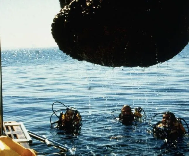 Кокон (1985) через торрент скачать Кокон (1985) фильм через торрент скачать