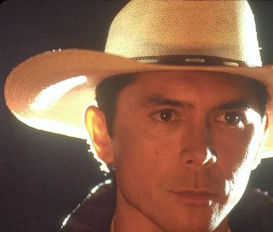 Летучие мыши (1999) в хорошем качестве через торрент Летучие мыши (1999) фильм в хорошем качестве через торрент