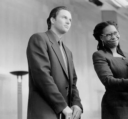 Компаньон (1996) через торрент бесплатно Компаньон (1996) фильм через торрент бесплатно