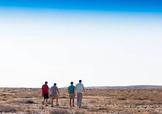 Переростки на краю света (2014) через торрент бесплатно Переростки на краю света (2014) фильм через торрент бесплатно