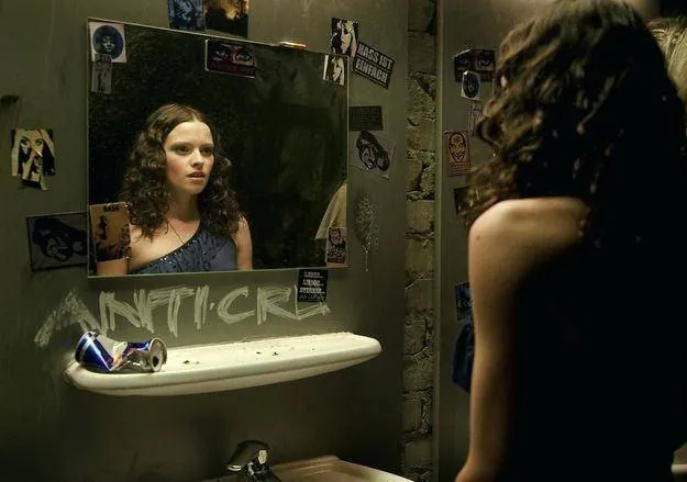 Комната страха №205 (2011) через торрент скачать Комната страха №205 (2011) фильм через торрент скачать