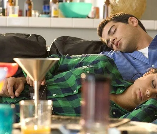 Под кайфом (2008) через торрент бесплатно Под кайфом (2008) фильм через торрент бесплатно