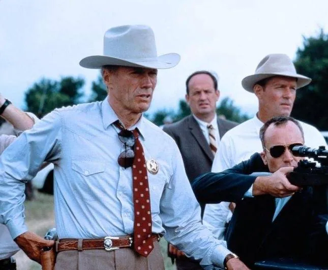 Совершенный мир (1993) в хорошем качестве через торрент Совершенный мир (1993) фильм в хорошем качестве через торрент