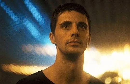 Горящий человек (2011) через торрент бесплатно Горящий человек (2011) фильм через торрент бесплатно