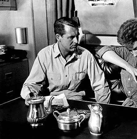 Операция «Нижняя юбка» (1959) через торрент бесплатно Операция «Нижняя юбка» (1959) фильм через торрент бесплатно