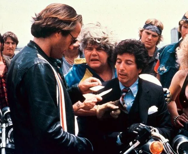 Гонки «Пушечное ядро» (1981) через торрент скачать Гонки «Пушечное ядро» (1981) фильм через торрент скачать