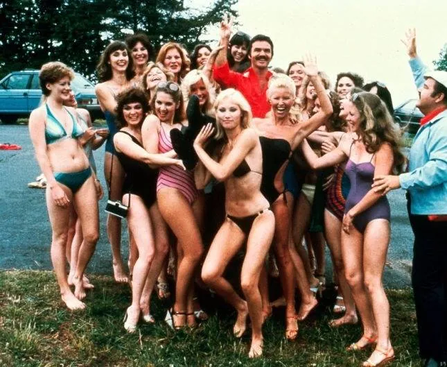 Гонки «Пушечное ядро» (1981) через торрент бесплатно Гонки «Пушечное ядро» (1981) фильм через торрент бесплатно