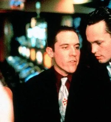 Тусовщики (1996) через торрент скачать Тусовщики (1996) фильм через торрент скачать