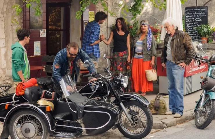 Каникулы в Провансе (2014) через торрент бесплатно Каникулы в Провансе (2014) фильм через торрент бесплатно