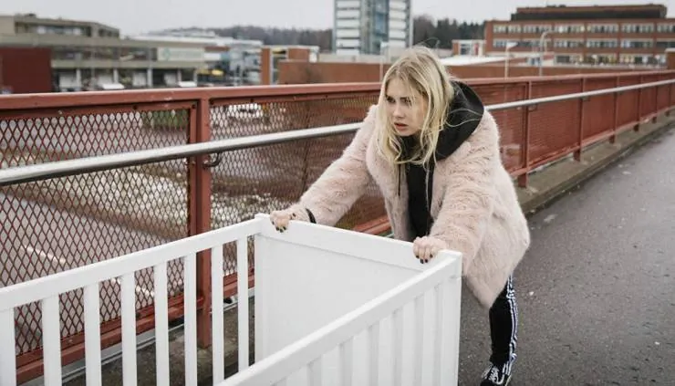 Глупое юное сердце (2018) через торрент бесплатно Глупое юное сердце (2018) фильм через торрент бесплатно