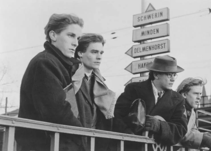 Дети свинга (1993) через торрент скачать Дети свинга (1993) фильм через торрент скачать