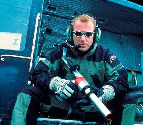 Экстремалы (2002) через торрент скачать Экстремалы (2002) фильм через торрент скачать