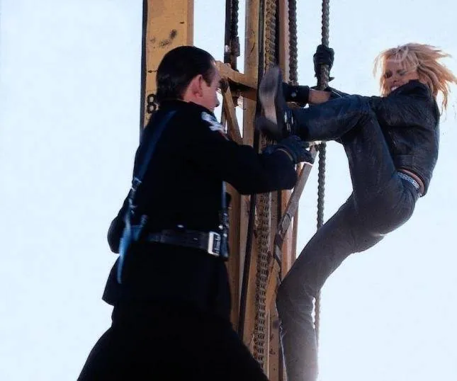 Не называй меня малышкой (1996) через торрент бесплатно Не называй меня малышкой (1996) фильм через торрент бесплатно