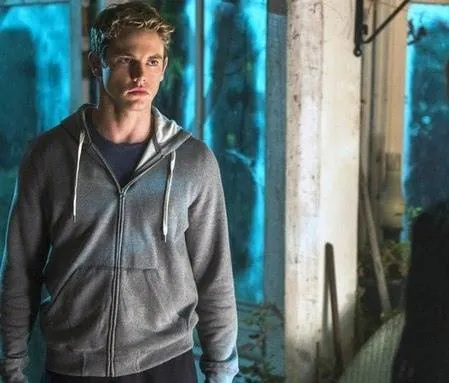 Сквозь тернии (2015) через торрент бесплатно Сквозь тернии (2015) фильм через торрент бесплатно