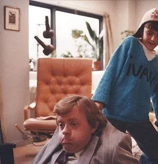 Резиновый Тарзан (1981) через торрент скачать Резиновый Тарзан (1981) фильм через торрент скачать