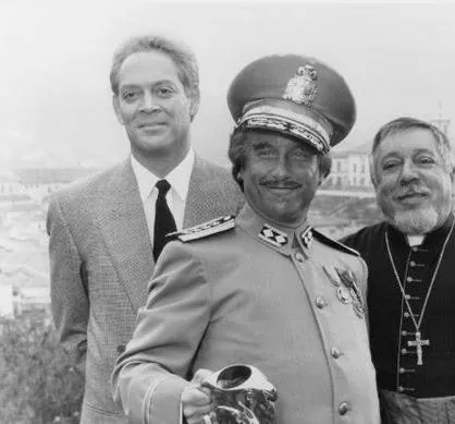 Луна над Парадором (1988) в хорошем качестве через торрент Луна над Парадором (1988) фильм в хорошем качестве через торрент