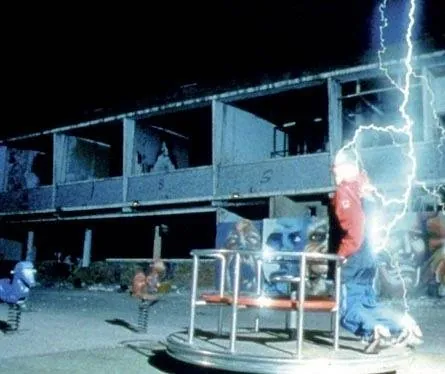 Кислотный дом (1998) через торрент бесплатно Кислотный дом (1998) фильм через торрент бесплатно