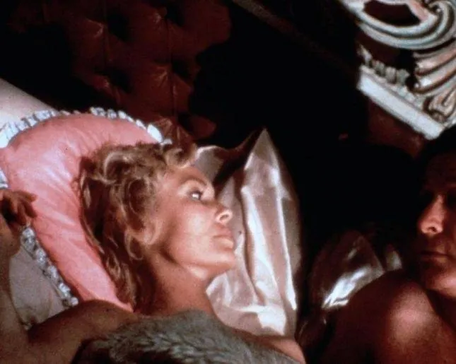 Завещание Холкрофта (1985) в хорошем качестве через торрент Завещание Холкрофта (1985) фильм в хорошем качестве через торрент