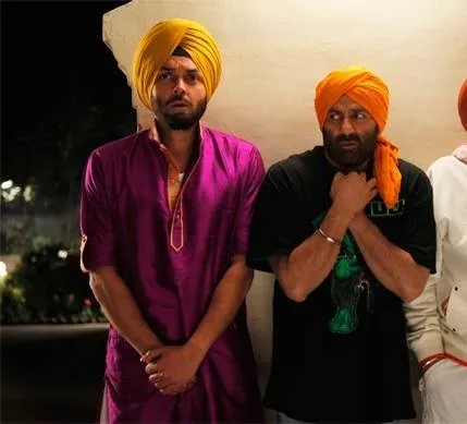 Сумасшедшая семейка (2011) через торрент скачать Сумасшедшая семейка (2011) фильм через торрент скачать