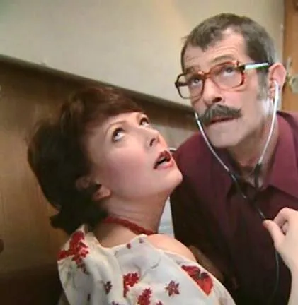 Между первой и второй (2004) через торрент бесплатно Между первой и второй (2004) фильм через торрент бесплатно