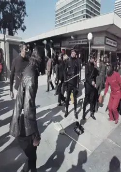 Завоевание планеты обезьян (1972) через торрент скачать Завоевание планеты обезьян (1972) фильм через торрент скачать