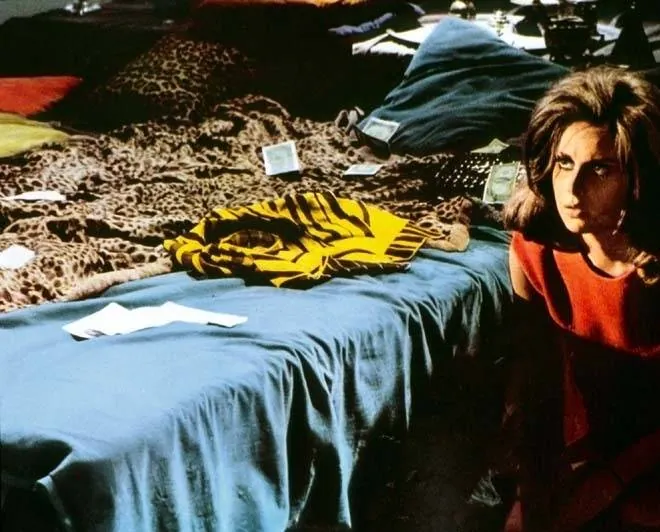 Грязные фото для дамы вне всяких подозрений (1970) через торрент бесплатно Грязные фото для дамы вне всяких подозрений (1970) фильм через торрент бесплатно