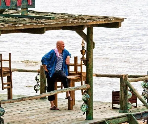 Долина роз (2011) через торрент скачать Долина роз (2011) фильм через торрент скачать