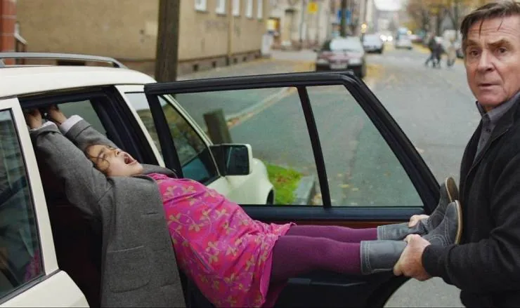 Три четверти луны (2011) через торрент скачать Три четверти луны (2011) фильм через торрент скачать